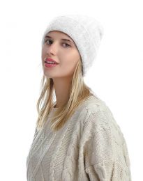 Дамска шапка в бяло - код WH21