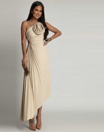 Атрактивна дълга дамска рокля с розичка в бежово - код 92200