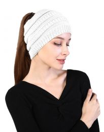 Ефектна дамска шапка в бяло - код WH3