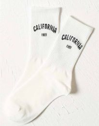Дамски чорапи в бяло с надпис "CALIFORNIA 1991" - код WZ7772