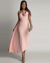 Атрактивна дълга дамска рокля с розичка в светлорозово - код 92200