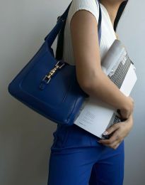 Атрактивна дамска чанта в синьо - код B30016