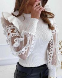 Ефектна дамска блуза с къдрички в бяло - код 93800