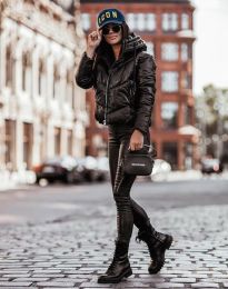 Късо дамско яке в черно - код 99115