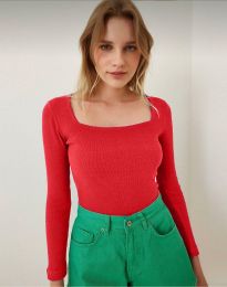 Дамска блуза в червено - код 0690