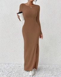 Дълга дамска рокля с цепка в цвят капучино - код 3253