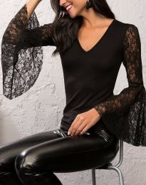 Дамска блуза в черно с атрактивни ръкави - код 77519