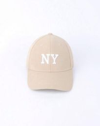 Атрактивна дамска шапка "NY" с козирка в бежово - код WH7531