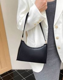 Дамска чанта в черно - код B5012