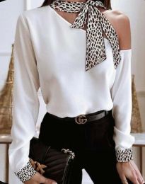 Ефектна дамска блуза в бяло - код 18002