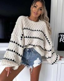 Ефектен къс дамски пуловер в бяло - код 100901