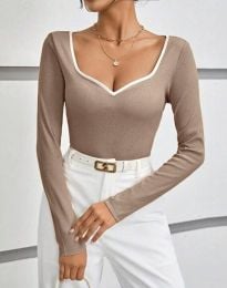 Дамска блуза с ефектно деколте в цвят капучино - код 31966