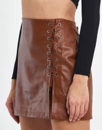 Къса дамска кожена пола с връзки в кафяво - код 11902