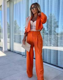 Стилен дамски комплект от късо сако и панталон в оранжево - код 24040