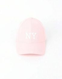 Атрактивна дамска шапка "NY" с козирка в светлорозово - код WH7531