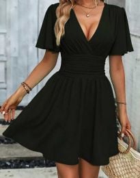 Къса дамска рокля в черно с ефектно деколте - код 71124