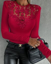 Ефектна дамска блуза с дантела в червено - код 68013