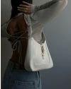 Атрактивна дамска чанта в бяло - код B30016