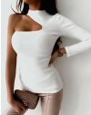 Ефектна дамска блуза с един ръкав в бяло - код 16050