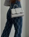 Атрактивна дамска чанта в бяло - код 36001