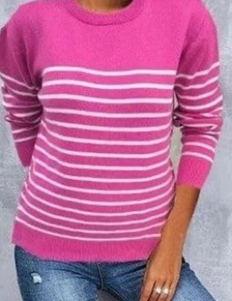 Атрактивен дамски пуловер на райе в розово
